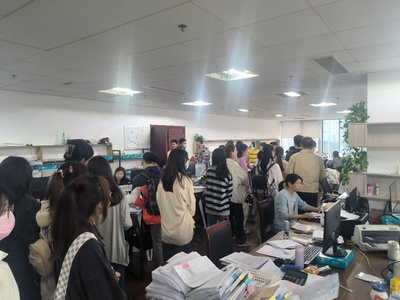 主題教育進行時 | '經'世相伴，'職'等你來——經濟與管理學院開展'海大學子看舟山'就業(yè)實踐教育主題活動